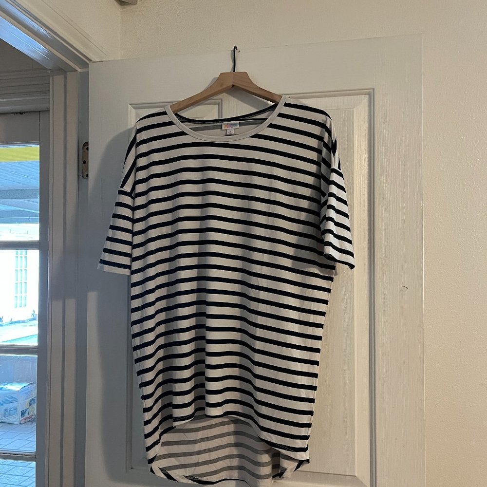 LuLaRoe Irma Top (M) - NO. 306